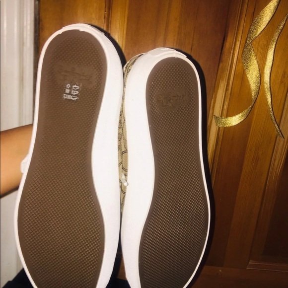 Coach sneaker size 8.5 - Picture 3 of 5